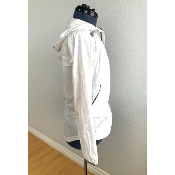 White Lightweight Water Resistant Hooded Packable Jacket XS Cinchable Windbreak - Picture 2 of 14